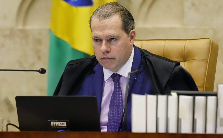  Ministro Dias Toffoli rechaça banalização dos ataques à democracia