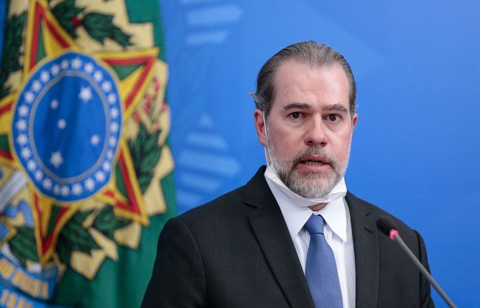  Presidente do STF sofre acidente e é internado em São Paulo