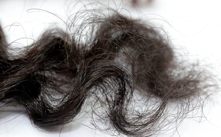  Consumidora será indenizada por perder cabelo ao usar produto para alisamento