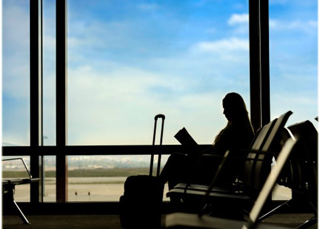  Ex-funcionária de banco receberá horas extras por espera em aeroportos durante viagens a trabalho