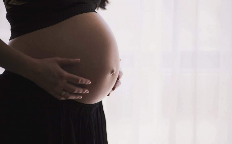  Juíza determina licença maternidade para servidoras até o fim da pandemia