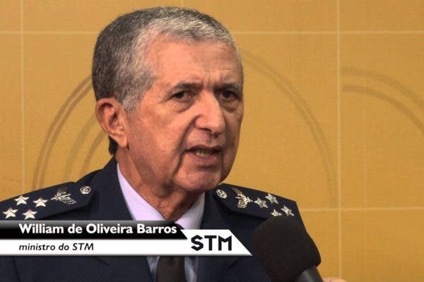  Brigadeiro recebe     R$ 700 mil ao se aposentar do Superior Tribunal Militar