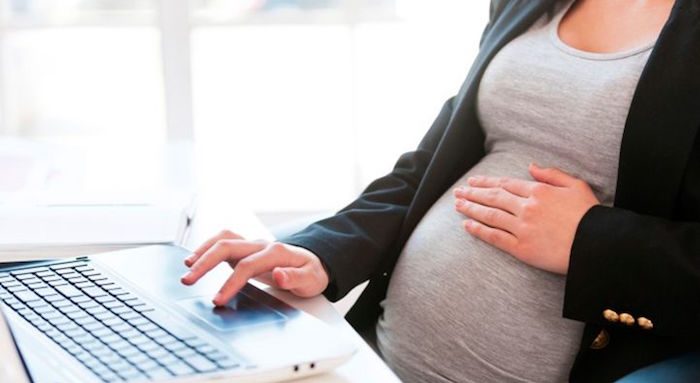  Servidora em regime temporário tem direito à licença-maternidade de 180 dias