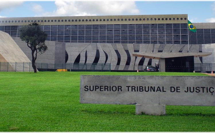  Indícios de legítima defesa não servem para trancar ação penal, diz STJ