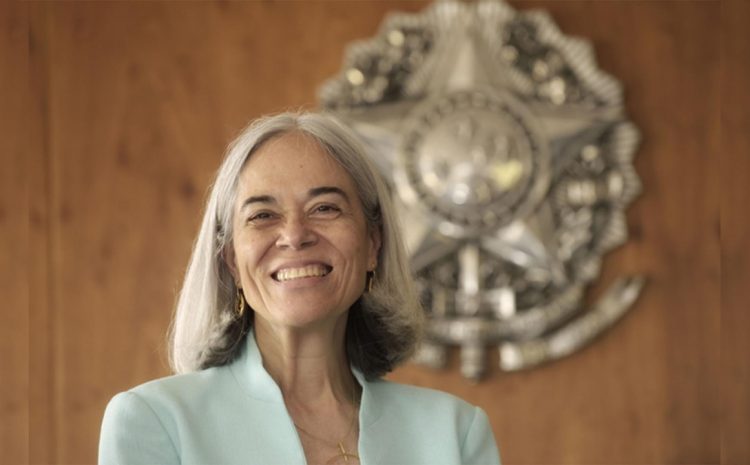  Ministra Maria Thereza de Assis Moura debuta no STJ