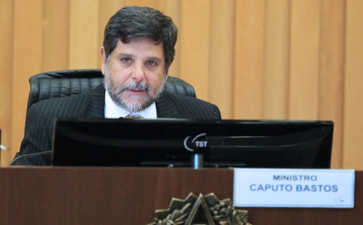  Falta de baixa na CTPS do empregado não justifica dano moral, decide TST