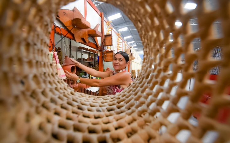  Após reforma, Mercado da Seis vira atrativo para compras de artesanato e culinária regional
