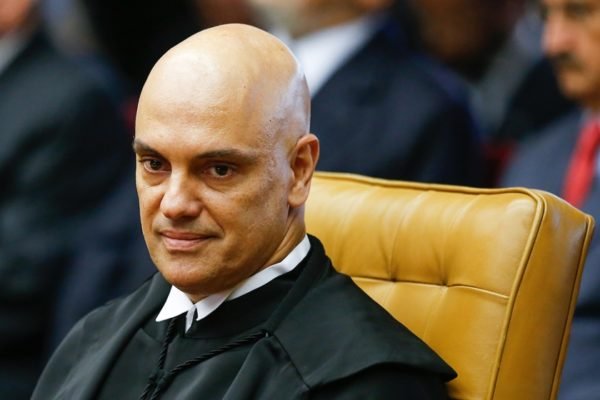  Moraes suspende quebra de sigilo de Bolsonaro em redes sociais pela CPI