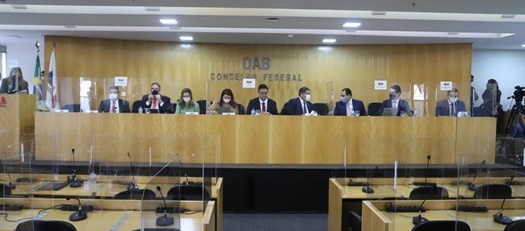  PENA MAIS DURA: Aprovada proposta da OAB para tornar crime o exercício irregular da advocacia