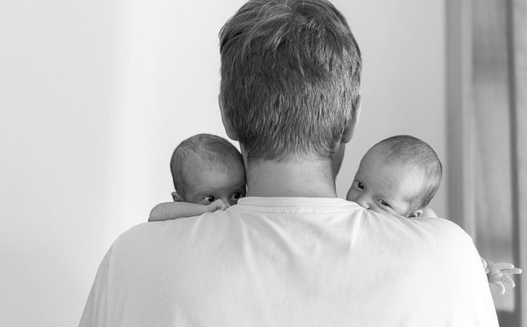 Pai de gêmeos conquista direito a licença paternidade de 180 dias em Santa Catarina