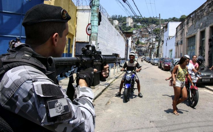  STF ​impõe medidas para conter letalidade policial em comunidades no Rio de Janeiro