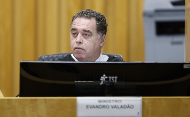  Critério de idade para dispensa de bancária é discriminação, decide TST