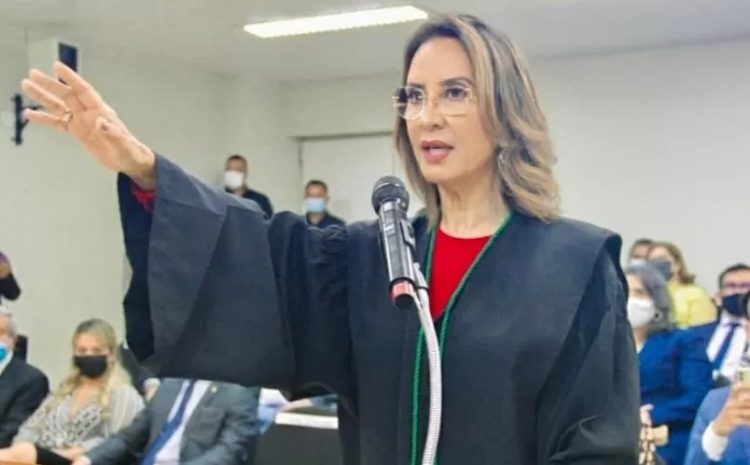  NEPOTISMO NO AMAPÁ: Juíza suspende posse da mulher do governador no cargo de conselheira do Tribunal de Contas