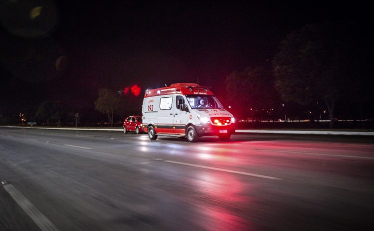  Ambulância não pode trafegar em excesso de velocidade sem caso de urgência