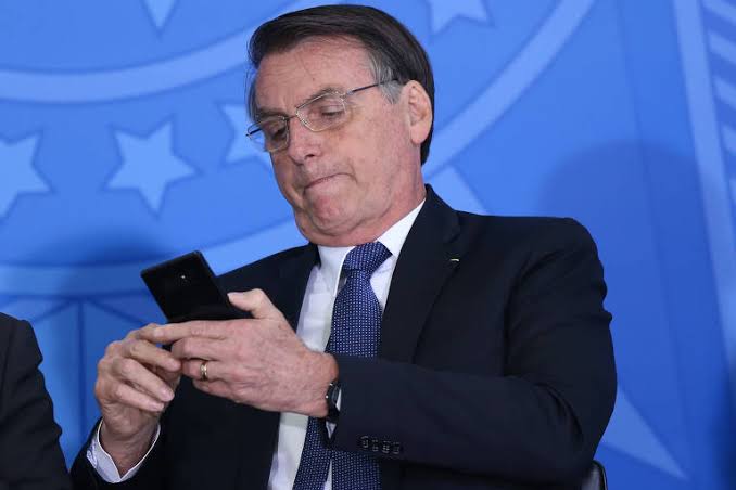  Bolsonaro quer reunião com WhatsApp sobre acordo com TSE