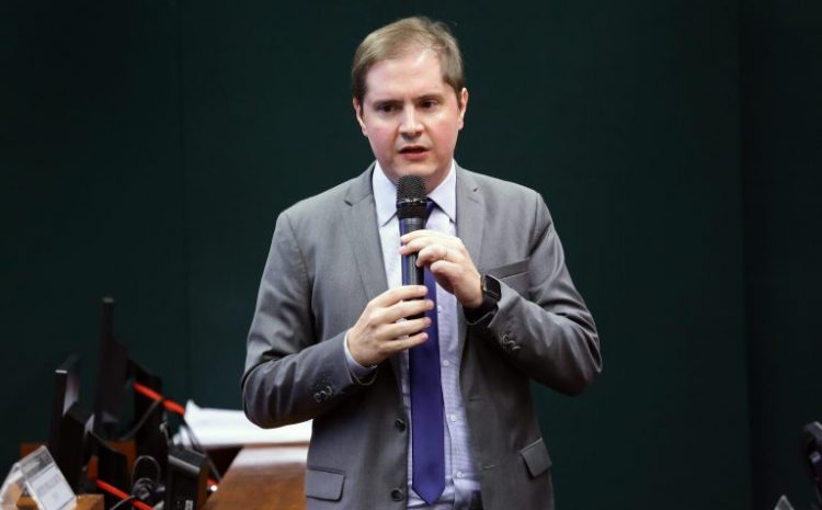  AGU explicará à Câmara defesa de ex-funcionária de Bolsonaro