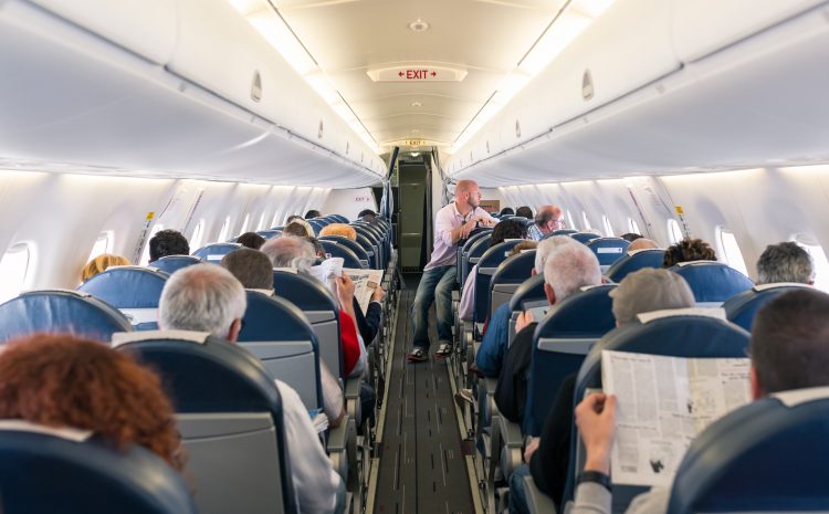  Mantida reversão de justa causa de empregado de companhia aérea demitido por faltas injustificadas￼￼