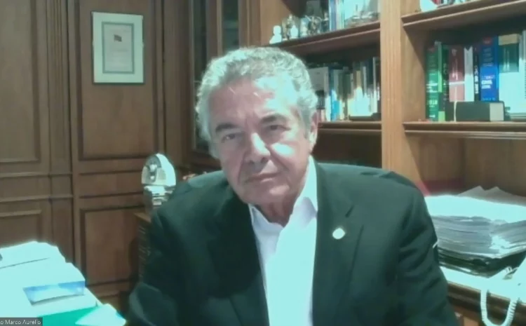  Marco Aurélio Mello diz ter se arrependido de assinar carta pela democracia, usada como “instrumento político”