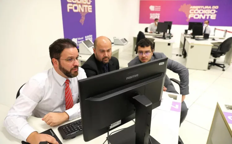  Técnicos da PF começam a inspecionar códigos-fonte da urna eletrônica