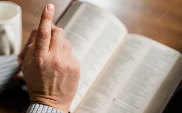  Justiça proíbe presidente de Câmara Municipal de ler bíblia na abertura das sessões