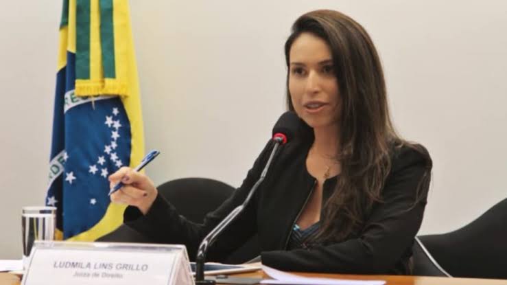  Redes sociais da juíza Ludmila Grilo saem do ar; ela diz supor que por ordem de Moraes