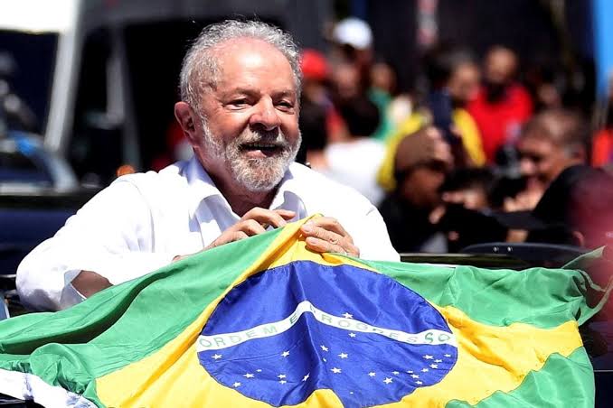 Lula é eleito presidente do Brasil pela terceira vez