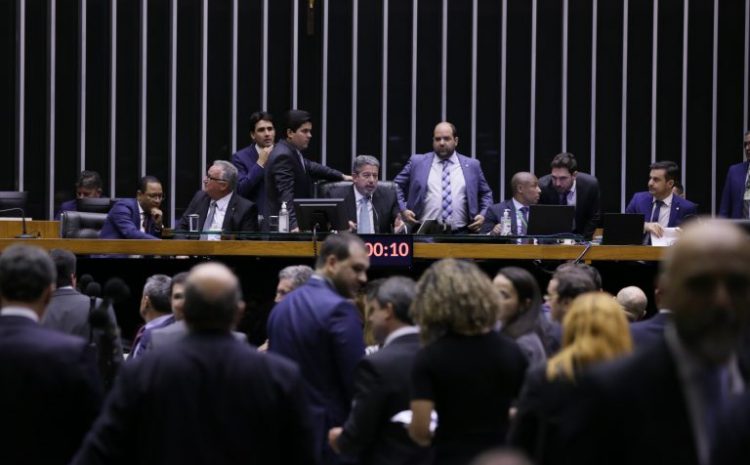  Câmara aprova projeto que regulamenta o mercado de carbono no Brasil