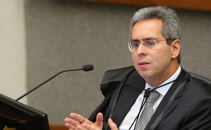  STJ fixa tese sobre retenção de honorários por sindicato