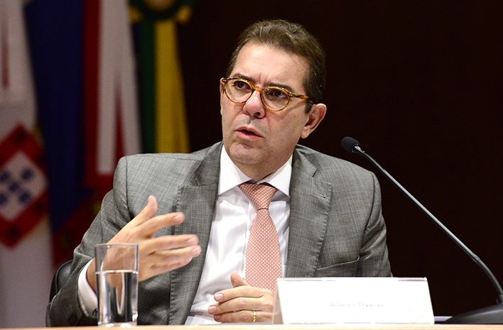  STJ: juiz pode mudar tipificação da conduta sem aditamento