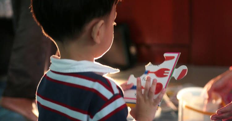  É DEVER DO ESTADO: Criança autista tem direito a transporte escolar especial gratuito, decide TJ-SP