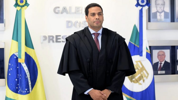  TRIBUNAL DE 9 HOMENS: Com posse de novo ministro, TCU volta a ter composição totalmente masculina