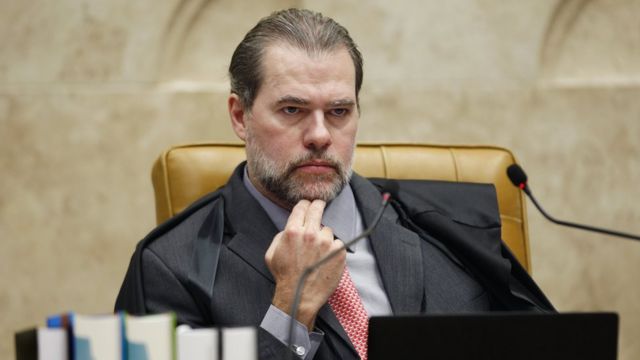  Ministro Dias Toffoli é internado com Covid-19 em Brasília