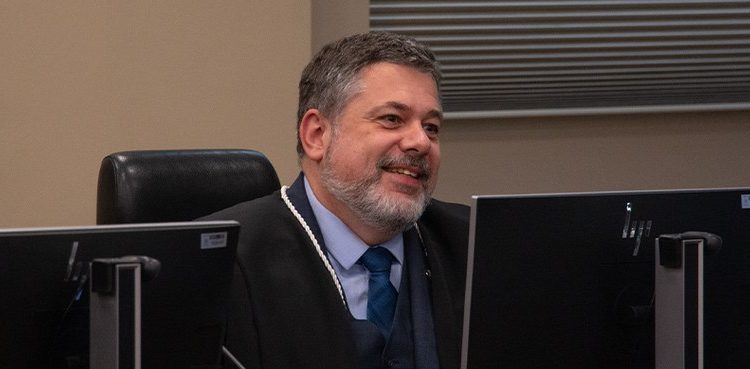  Novo desembargador eleitoral no TRE-PR agradece a Lula e faz menção a Moraes durante posse