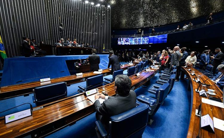  Aprovada PEC que cria sistema de permuta entre juízes estaduais