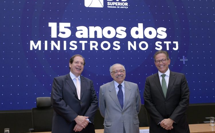  LANÇAMENTO COLETIVO: Ministros Og, Salomão e Campbell comemoram 15 anos no STJ com livro