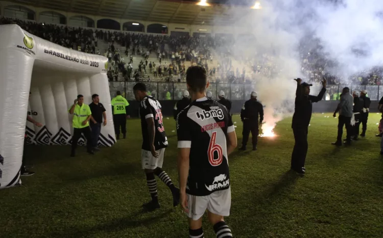  Justiça do RJ interdita estádio do Vasco após atos de violência entre torcedores