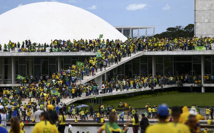  STF forma maioria para tornar réus mais 70 acusados de 8 de janeiro