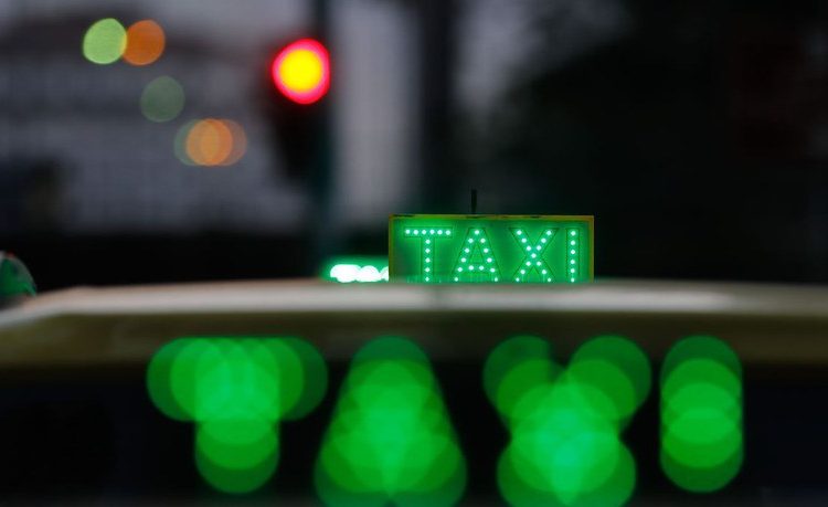  CGU aponta pagamento potencialmente indevido de R$ 1,39 bilhão do Auxílio Taxista