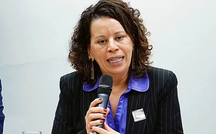  ‘Me disseram que eu nem era tão escura’, diz primeira ministra negra do TSE