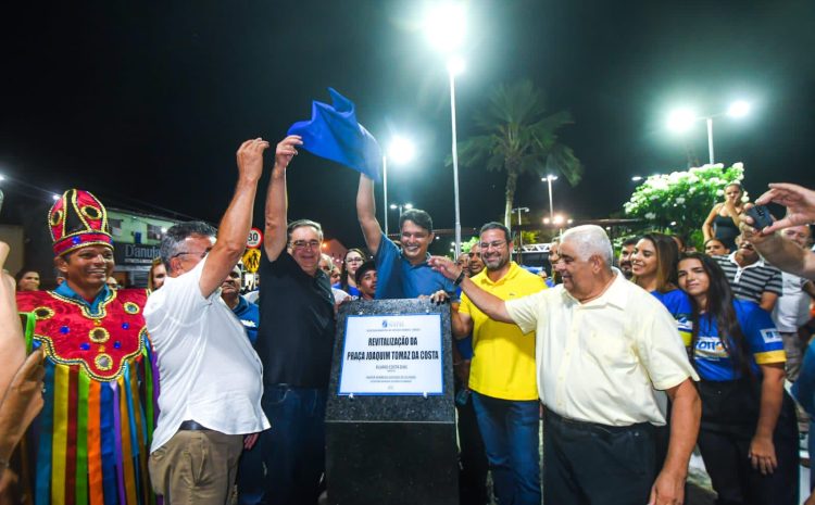  Prefeito Álvaro Dias entrega praça tradicional em Bom Pastor