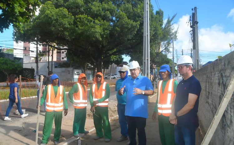  Obras de modernização de calçadas em Natal seguem avançando