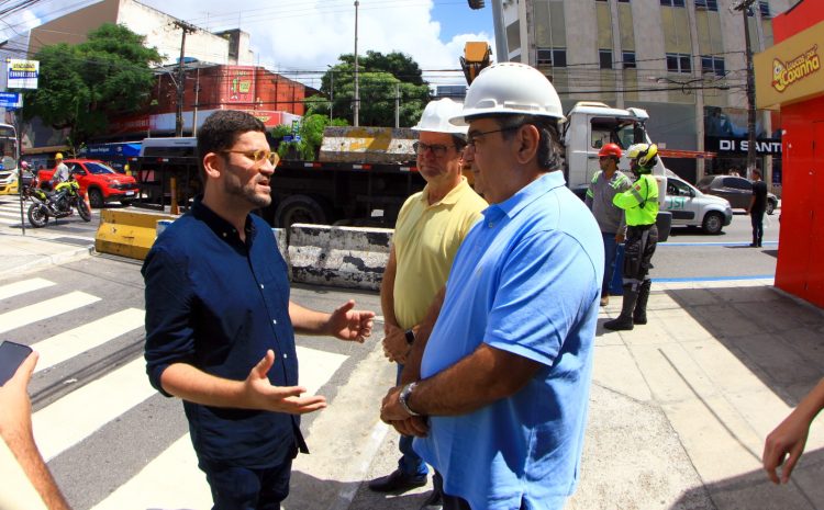  Álvaro Dias acompanha início das obras de requalificação da Rua JoãoPessoa