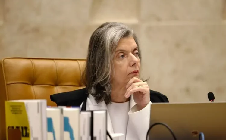  STF dá direito para ex-ajudante de ordens de Bolsonaro ficar em silêncio na CPMI do 8 de Janeiro