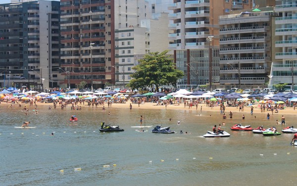  ES: Justiça proíbe novos prédios que causem sombras em praias de Guarapari