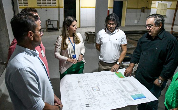  Prefeito visita obras de reforma da Escola de Tempo Integral Padre Tiago Theisen