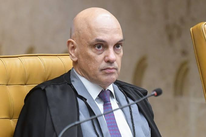  POR VENDA DE PRESENTES: A pedido da PF, Moraes quebra sigilo bancário e fiscal de Bolsonaro e Michelle no caso das joias
