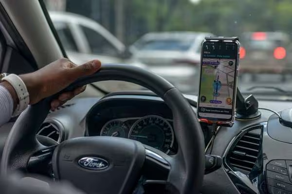  Justiça do DF condena Uber a indenizar passageiro que esqueceu celular em carro