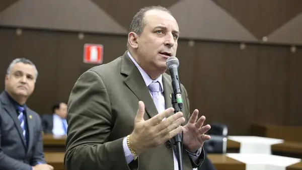  MP aciona ex-presidente da Câmara de BH na Justiça e pede ressarcimento de R$ 21 milhões por suposto contrato ilegal