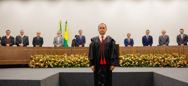  Desembargador Júnior Alberto toma posse como presidente do Tribunal Regional Eleitoral do Acre