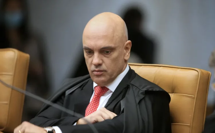  Ex-auxiliar de Bolsonaro pede que Moraes reavalie prisão em decisão colegiada no STF